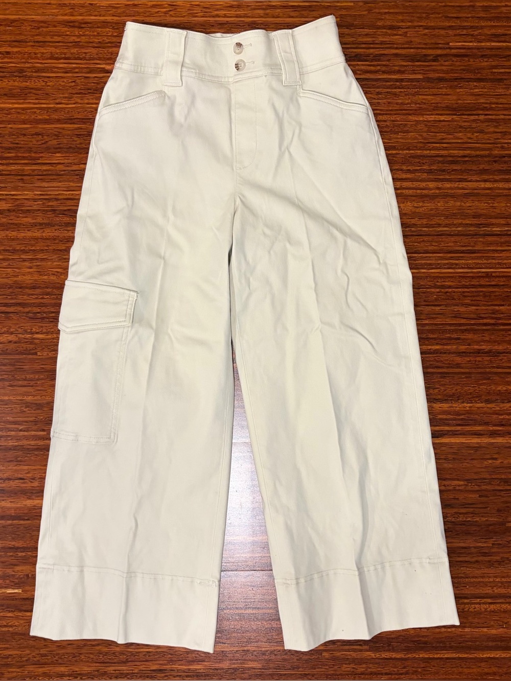 Spanx Eggshell White Stretch Twill Cropped Cargo Pants - XS
